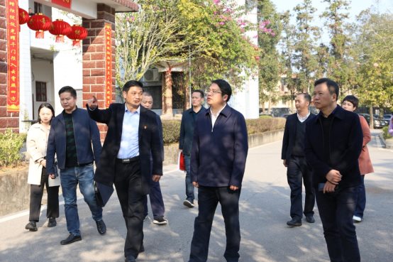 I:\县委书记来三中调研照片\613A4067.JPG