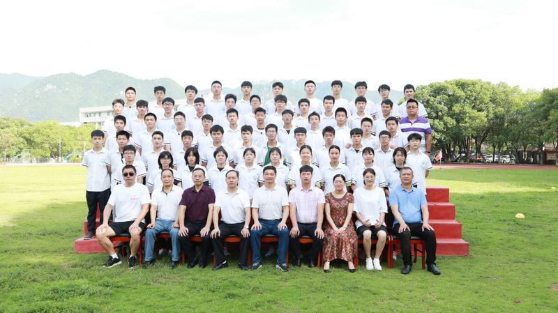 2020届乒乓球专业生合影.jpg