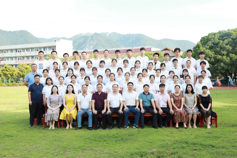 1708班毕业留影.jpg